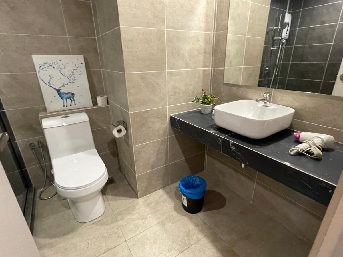 Aru Suites Homestay Wifi,Carpark,24H Check In,Water Filter By R2 Residence Kota Kinabalu Dış mekan fotoğraf